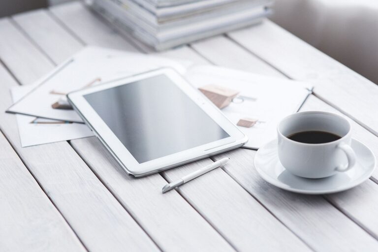 How to Declutter Your Digital Life for Better Focus and Efficiency