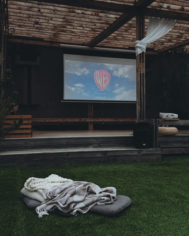 How to Plan a Relaxing Screen-Light Evening at Home